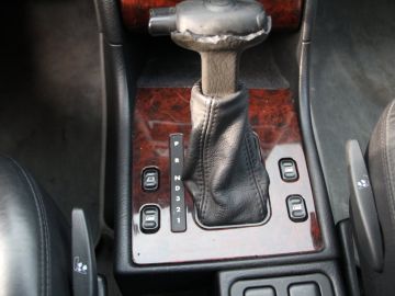 Peugeot 605